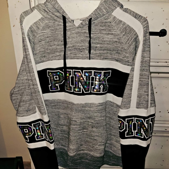 ISO 🚨 I'M LOOKING FOR THESE VS Pink items - Picture 7 of 15